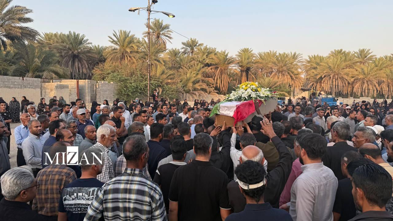 مراسم تشییع حسن رنجبر، آتش نشان فداکار هرمزگانی مراسم تشییع حسن رنجبر، آتش نشان فداکار هرمزگانی