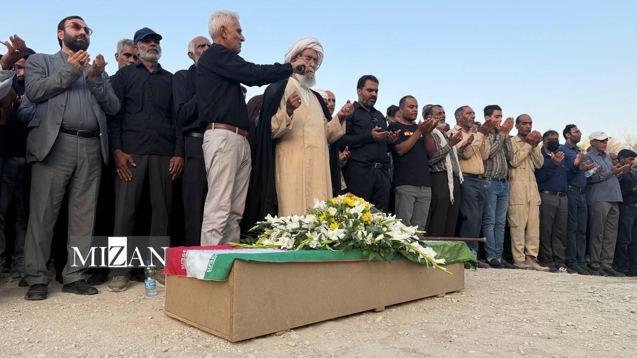 مراسم تشییع حسن رنجبر، آتش نشان فداکار هرمزگانی مراسم تشییع حسن رنجبر، آتش نشان فداکار هرمزگانی