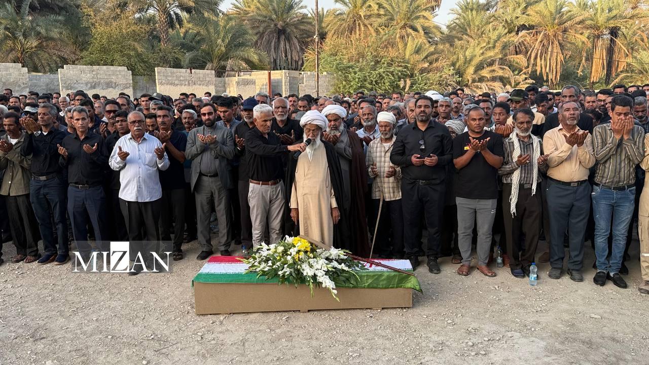 مراسم تشییع حسن رنجبر، آتش نشان فداکار هرمزگانی مراسم تشییع حسن رنجبر، آتش نشان فداکار هرمزگانی