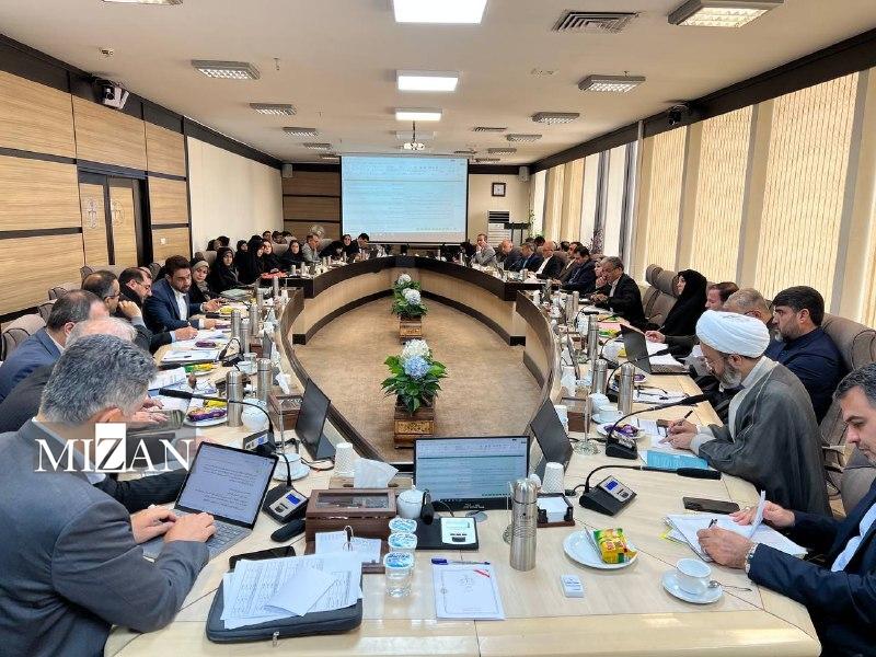 معاون نظارت بر اختیارات تفویضی و امور اجرایی معاونت اول قوه قضاییه: اجرای سند تحول و تعالی در اولویت دستگاه قضایی است/ رئیس مرکز پیگیری اجرای سند تحول قضایی: پیگیری واحد‌ها در سند تحول نسبت به دوره مشابه قبل چند برابر شده است