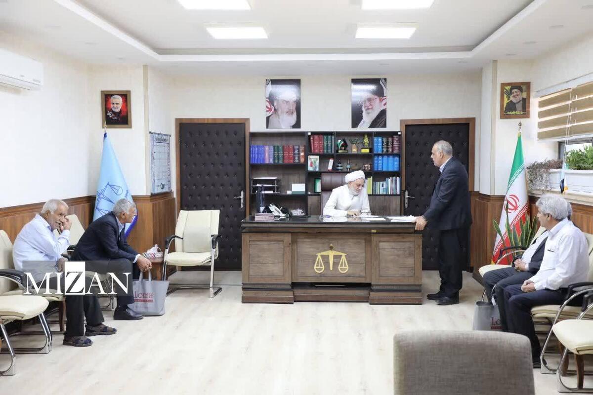 رئیس کل دادگستری استان کرمان به درخواست‌های حقوقی و قضایی ۲۷ نفر از مراجعان رسیدگی کرد