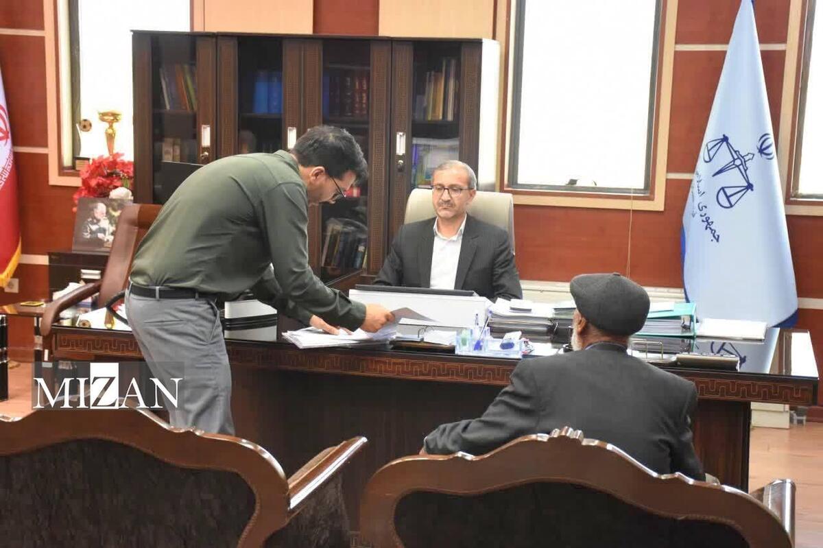 رئیس کل دادگستری استان خراسان جنوبی به درخواست‌های حقوقی و قضایی ۲۵ نفر از مراجعان رسیدگی کرد