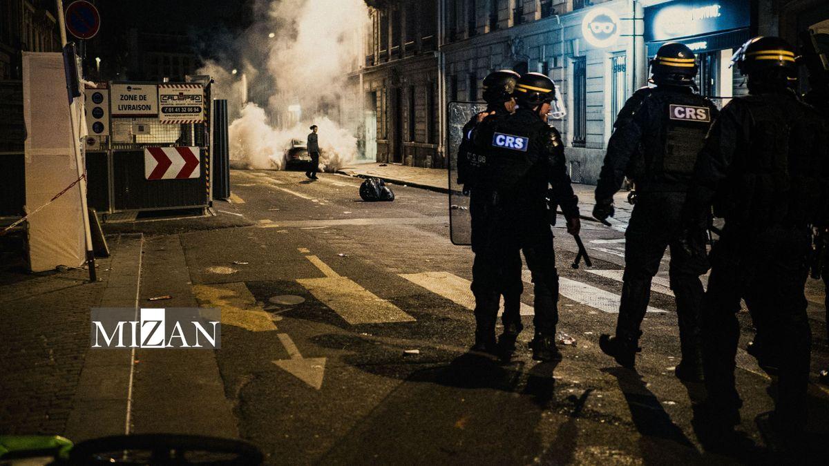 خشونت پلیس فرانسه علیه طرفداران فوتبال؛ ۳۰۰ نفر بازداشت شدند خشونت پلیس فرانسه علیه طرفداران فوتبال؛ ۳۰۰ نفر بازداشت شدند