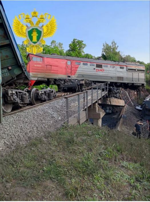 ریزش پل در روسیه با ۷ کشته و دهها زخمی ریزش پل در روسیه با ۷ کشته و دهها زخمی