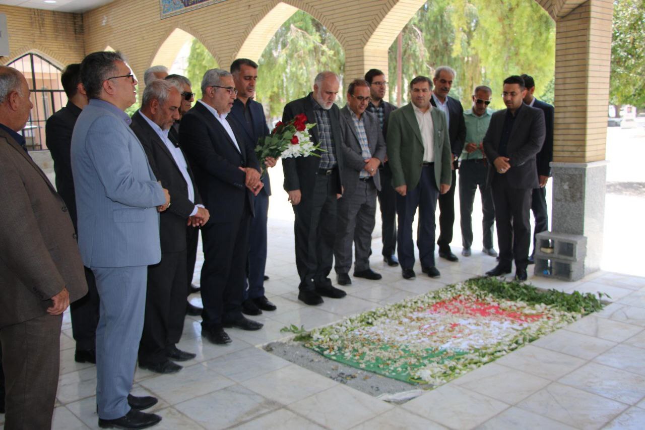 مدیر کل امور ایثارگران قوه قضاییه با خانواده شهید احسان باقری دیدار کرد