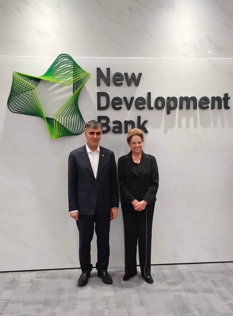 دیدار رئیس‌کل بانک مرکزی ایران با رئیس بانک توسعه نوین بریکس در شانگهای/ اراده ایران برای عضویت در بانک توسعه نوین بریکس