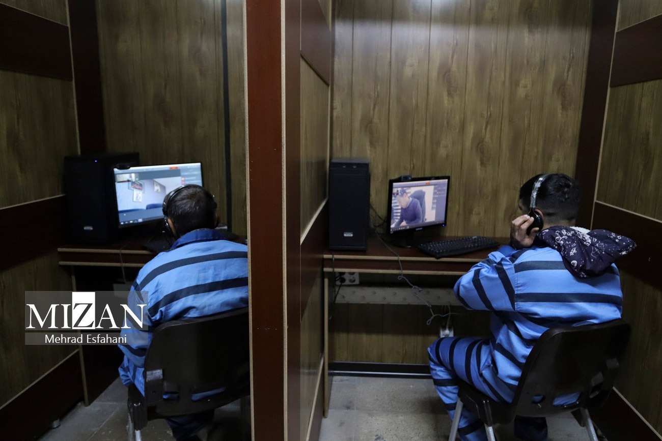 هفته قوه// تعداد زندانیان شاغل در پایان سال ۱۴۰۳ به ۴۸ هزار نفر رسیده است/ فعالیت ۴۱۰ کتابخانه فعال و اجرای ۲۰ هزار و ۹۲۰ برنامه متنوع فرهنگی در زندان‌ها