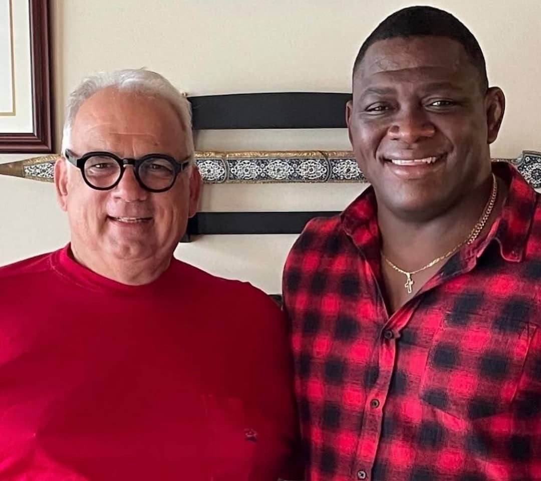 «میخایین لوپز» سفیر جهانی کشتی شد/ اسطوره کوبایی پنجطلایی المپیک در خدمت UWW «میخایین لوپز» سفیر جهانی کشتی شد/ اسطوره کوبایی پنجطلایی المپیک در خدمت UWW