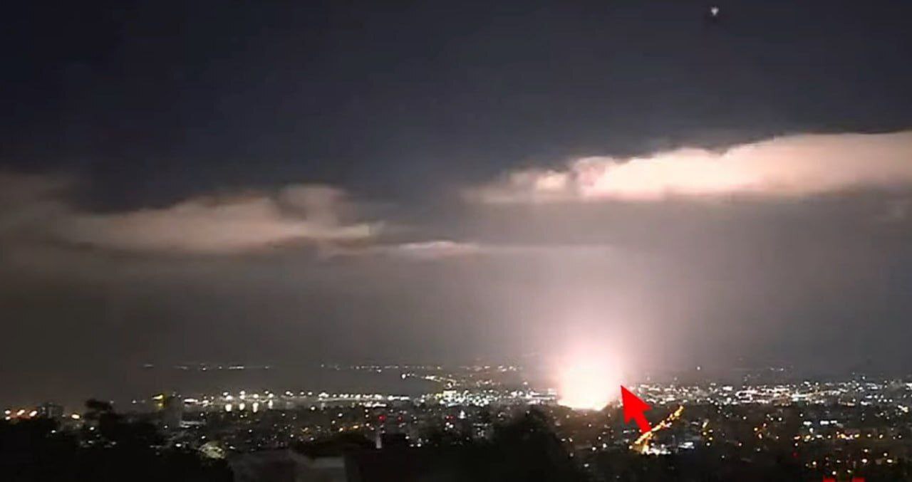 آغاز موج جدید عملیات وعده صادق ۳/ تلآویو، حیفا و ایلات هدف موشکباران ایران/ آتش به جان پالایشگاه حیفا افتاد/ افزایش تلفات رژیم صهیونیستی به ۱۴ نفر/ ۳۵ نفر مفقود شدند/ فرمانده جبهه داخلی اراضی اشغالی: روزهای سختی در پیش داریم/ آسیب به تاسیسات پالایشگاهی آغاز موج جدید عملیات وعده صادق ۳/ تلآویو، حیفا و ایلات هدف موشکباران ایران/ آتش به جان پالایشگاه حیفا افتاد/ افزایش تلفات رژیم صهیونیستی به ۱۴ نفر/ ۳۵ نفر مفقود شدند/ فرمانده جبهه داخلی اراضی اشغالی: روزهای سختی در پیش داریم/ آسیب به تاسیسات پالایشگاهی