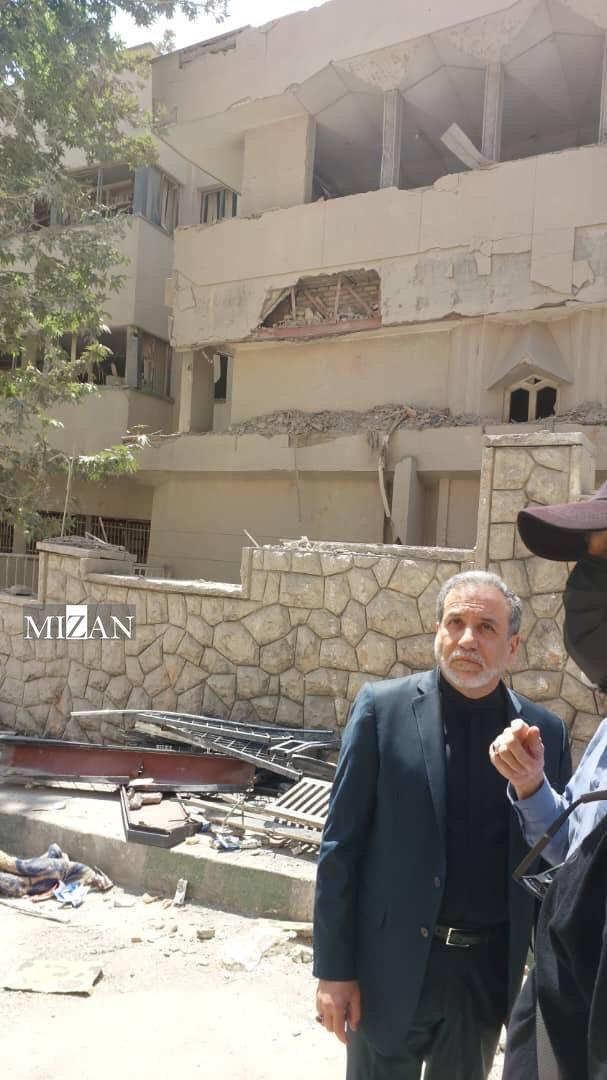 بازدید عراقچی از ساختمان کتابخانه تخصصی وزارت امور خارجه بازدید عراقچی از ساختمان کتابخانه تخصصی وزارت امور خارجه