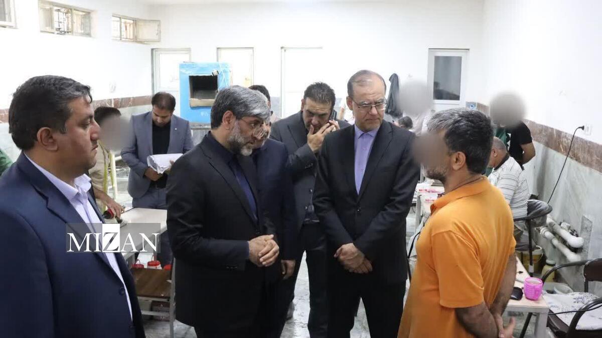 رئیس کل دادگستری آذربایجان غربی از زندان ارومیه بازدید کرد/ آزادی ۲۵۰ زندانی استان در دهه امامت و ولایت