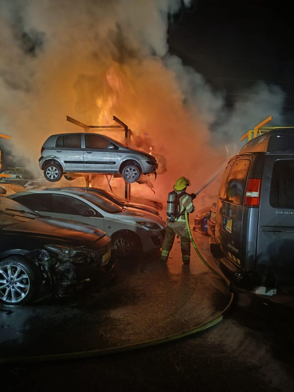 آغاز دور جدید حملات موشکی ایران علیه رژیم صهیونیستی/ صدای انفجار در تلآویو شنیده شد/ موشکهای ایرانی در مرکز تلآویو اصابت کردند/ رسانههای صهیونیستی گفتهاند بدون اینکه هشداری فعال شود صدای چندین انفجار در نزدیکی قدس اشغالی شنیده شده است آغاز دور جدید حملات موشکی ایران علیه رژیم صهیونیستی/ صدای انفجار در تلآویو شنیده شد/ موشکهای ایرانی در مرکز تلآویو اصابت کردند/ رسانههای صهیونیستی گفتهاند بدون اینکه هشداری فعال شود صدای چندین انفجار در نزدیکی قدس اشغالی شنیده شده است