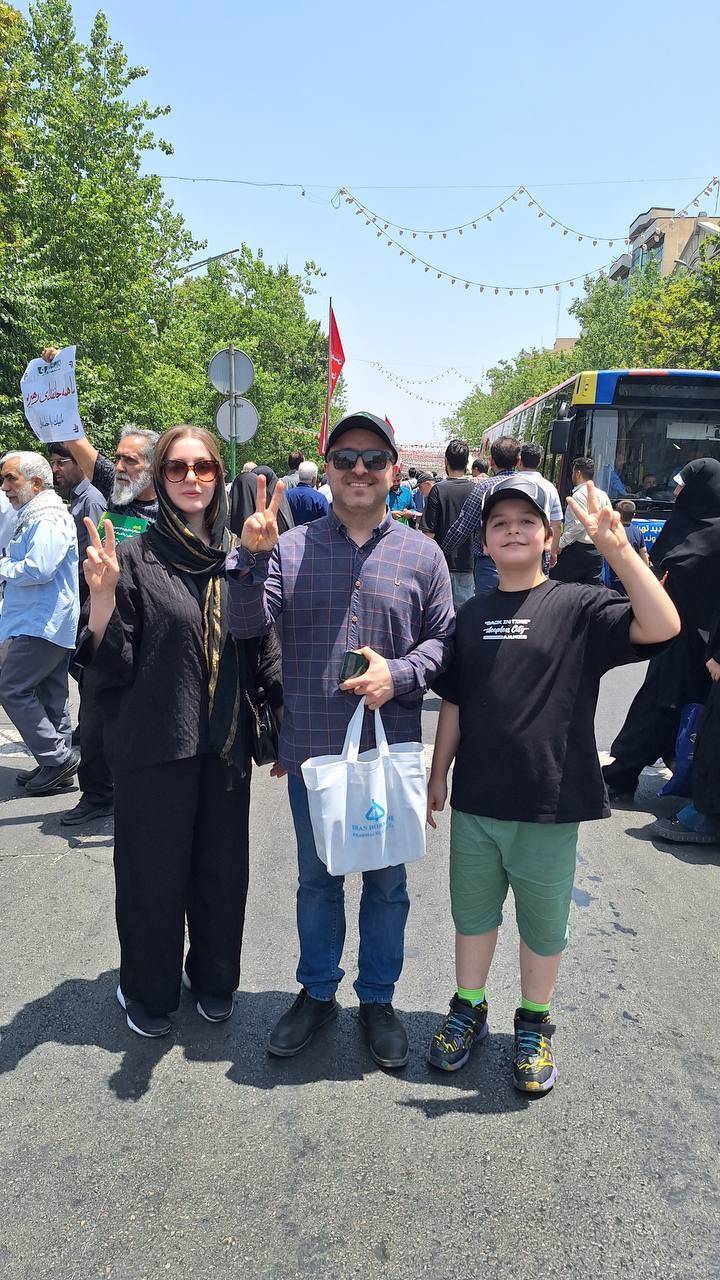 حضور پرشور و گسترده مردم پایتخت در مراسم عبادی سیاسی نماز جمعه ۳۰ خرداد