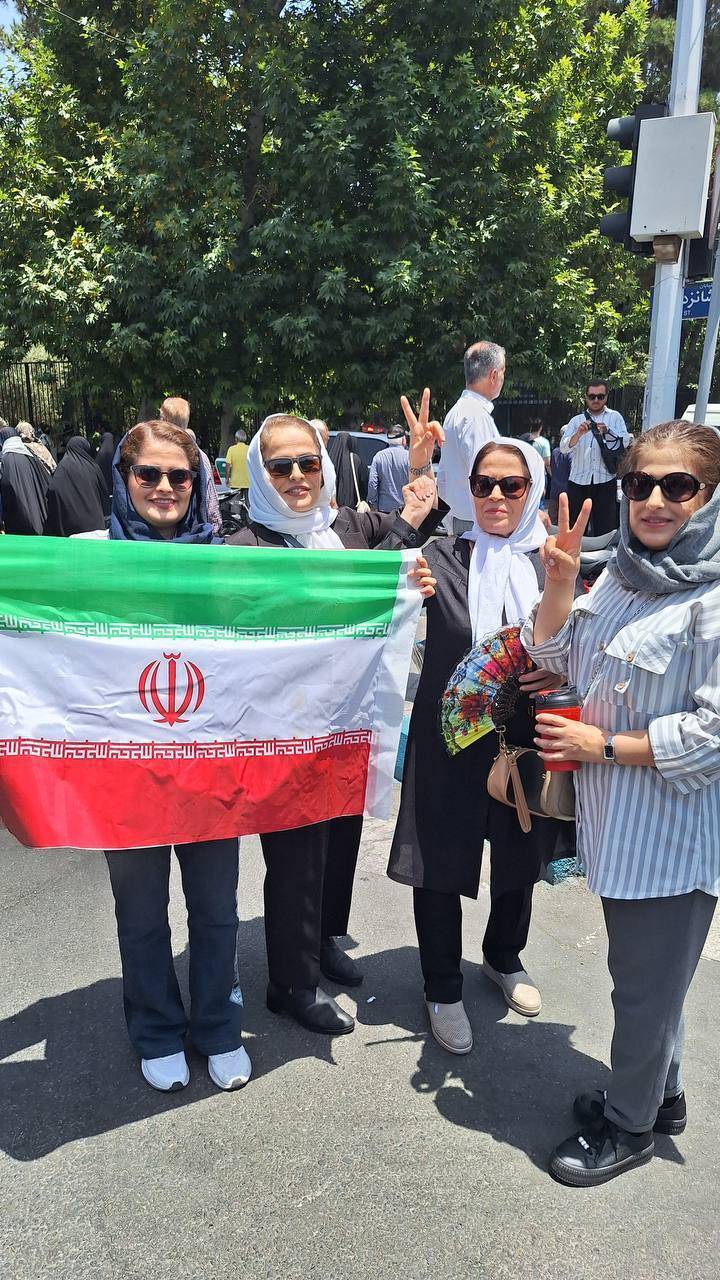 حضور پرشور و گسترده مردم پایتخت در مراسم عبادی سیاسی نماز جمعه ۳۰ خرداد