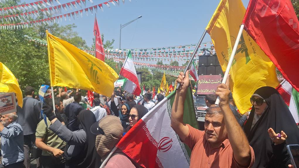 حضور پرشور و گسترده مردم پایتخت در مراسم عبادی سیاسی نماز جمعه ۳۰ خرداد