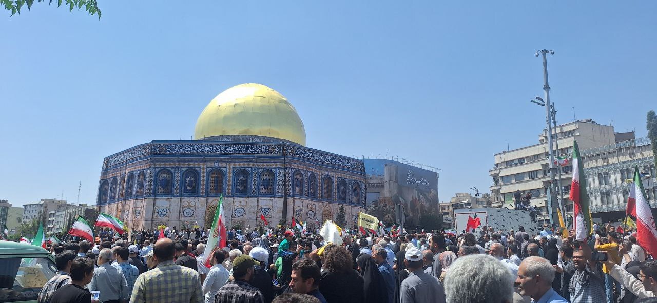 حضور پرشور و گسترده مردم پایتخت در مراسم عبادی سیاسی نماز جمعه ۳۰ خرداد