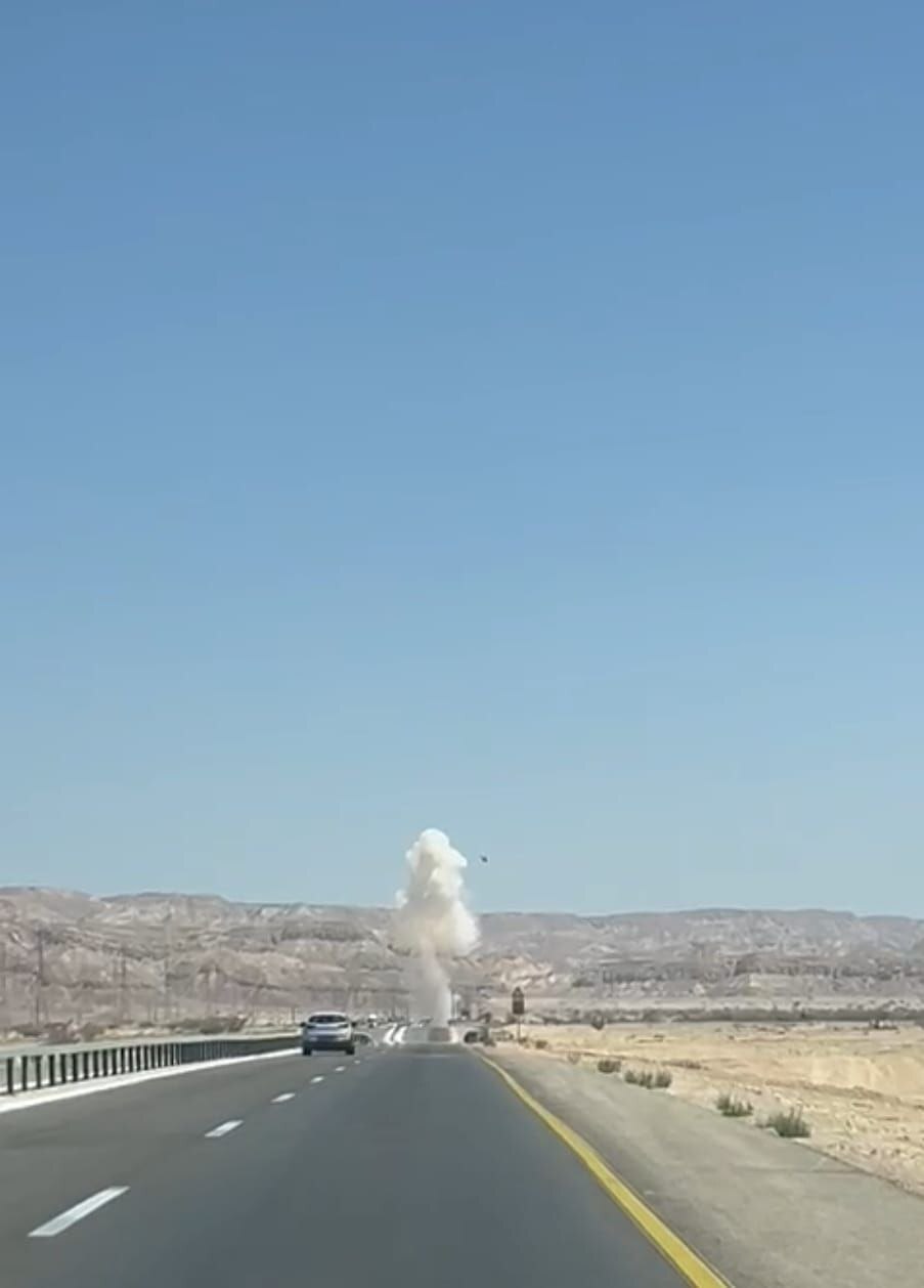 مرکز اراضی اشغالی زیر آتش موشک‌های نقطه‌زن ایران/ فعال شدن آژیر هشدار در جولان اشغالی/ آسیب به ساختمان‌های کابینه رژیم صهیونیستی/ افسر صهیونیست: رمات‌گان مانند غزه شده است/ ناکامی پدافند رژیم صهیونیستی در رهگیری پهپادها/ نفوذ پهپادهای ایرانی به چند منطقه