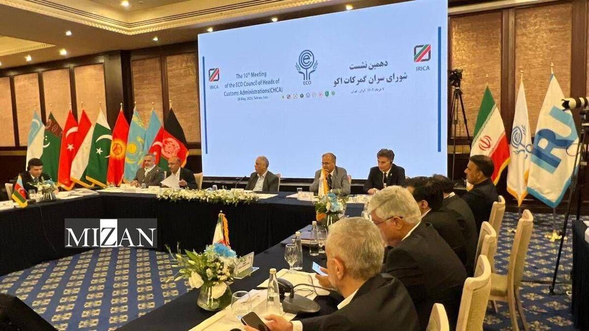 رئیس گمرک: نیازمند نگاهی نو به تجارت هستیم