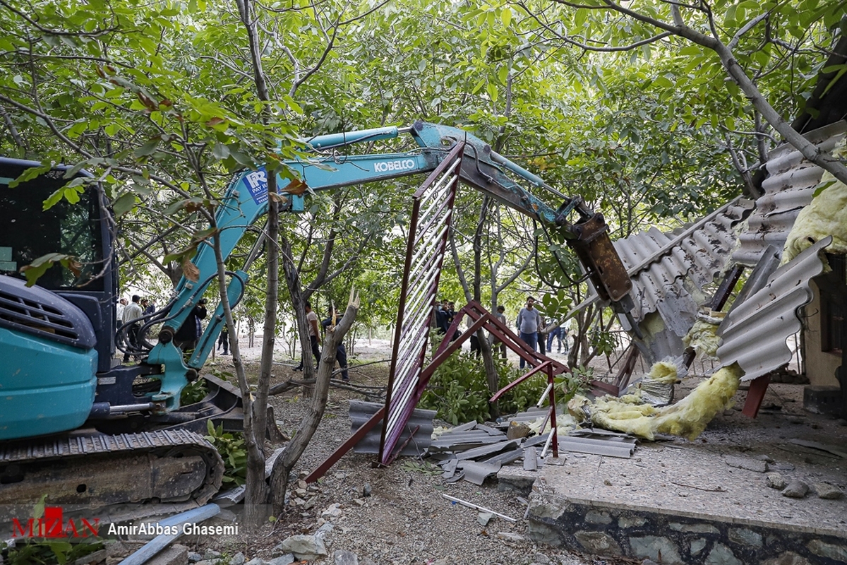 هزار و ۸۰۰ مترمربع از اراضی دولتی در منطقه فرحزاد تهران با دستور دادستانی رفع تصرف شد