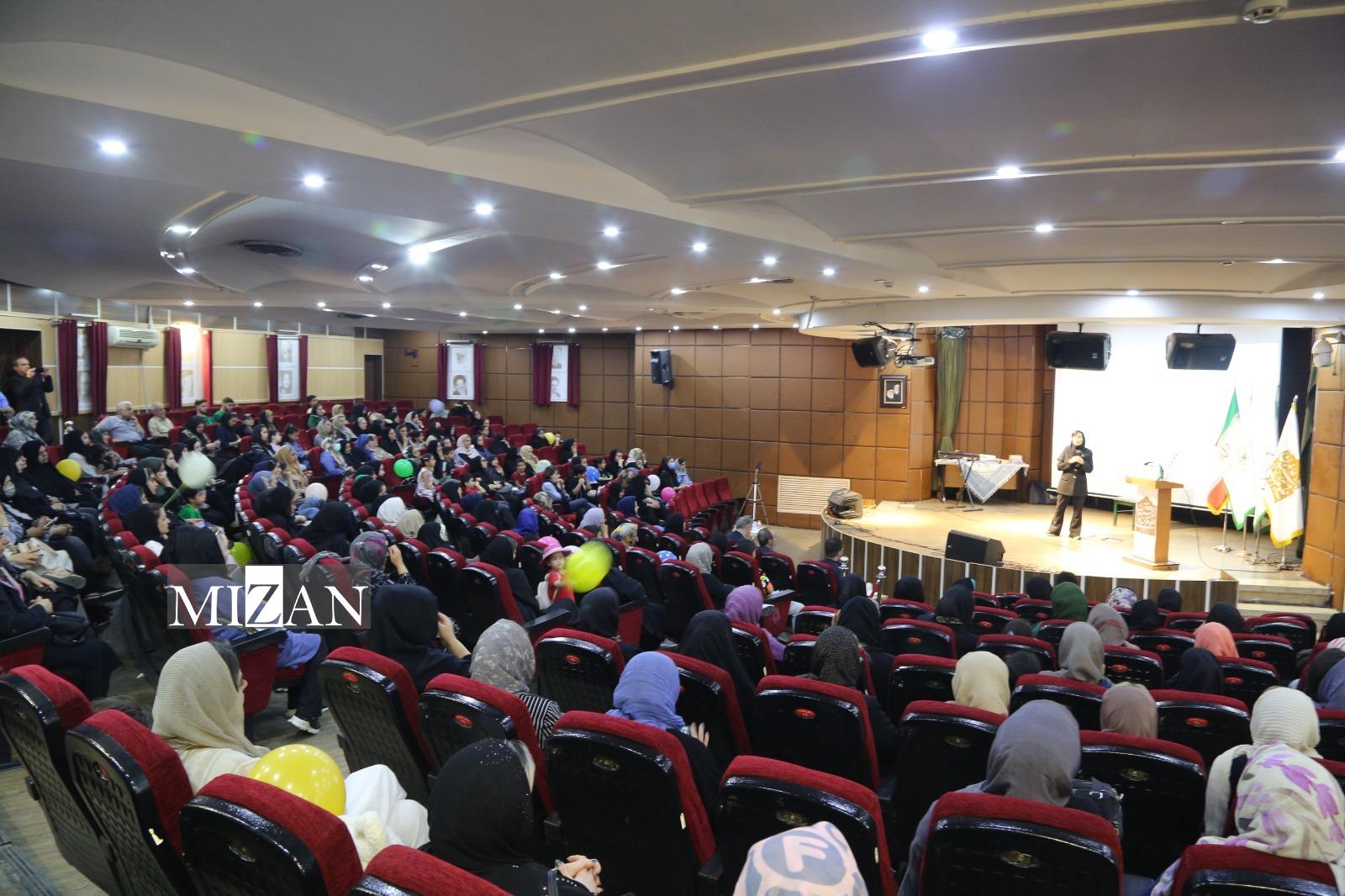 مدیرعامل انجمن حمایت از زندانیان مرکز: در بخش زندانیان رای باز برای هزار و ۲۰۰ نفر شغل ایجاد کردیم/ مسکن از نیاز‌های اولویت‌دار خانواده‌های زندانیان است/  ۳ هزار ۶۸۴ نفر خانواده زندانی تحت پوشش داریم