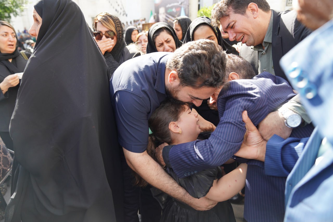 اشک‌های دختر ۴ ساله شهید باقری برای پدر 