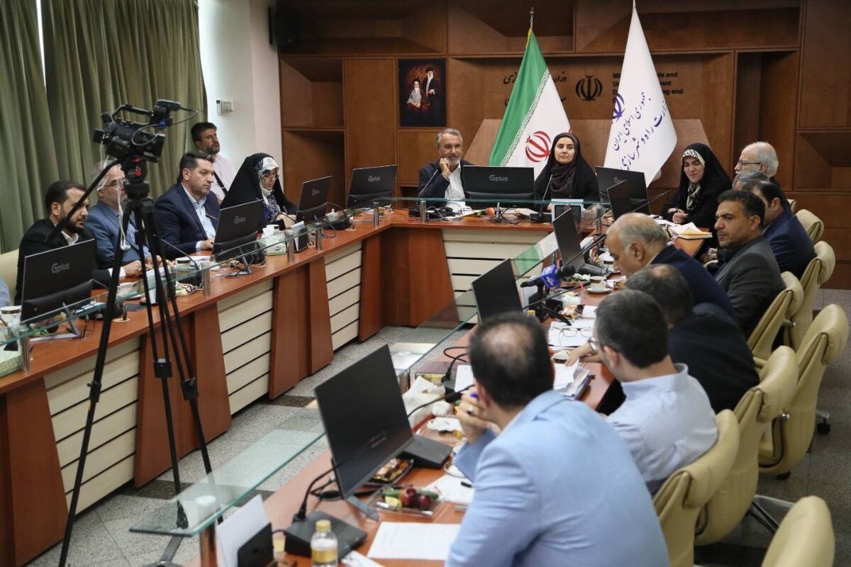 نشست مشترک کمیسیون عمران مجلس با وزیر راه/ هیچ پروژه عمرانی کشور در شرایط بحرانی متوقف نشده است