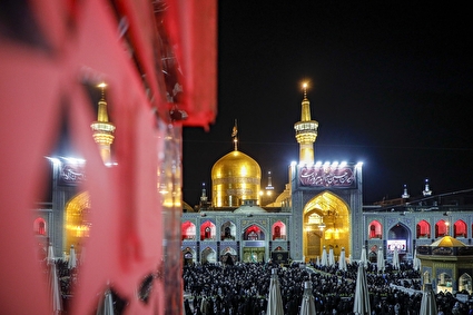 مراسم عزاداری شام غریبان حسینی (ع) در حرم مطهر رضوی