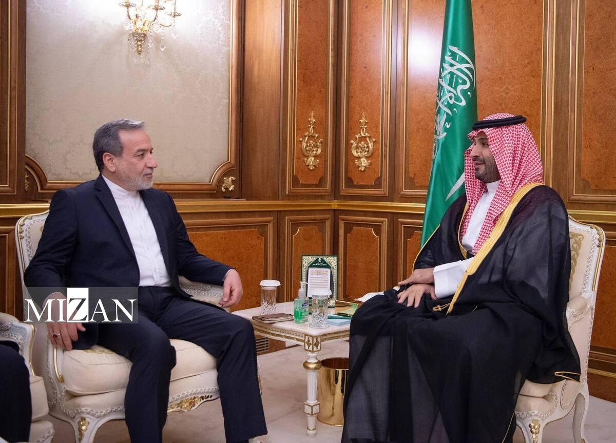 دیدار عراقچی و بن‌سلمان؛ تاکید ولیعهد عربستان بر استفاده از همه ظرفیت‌ها برای جلوگیری از تشدید ناامنی