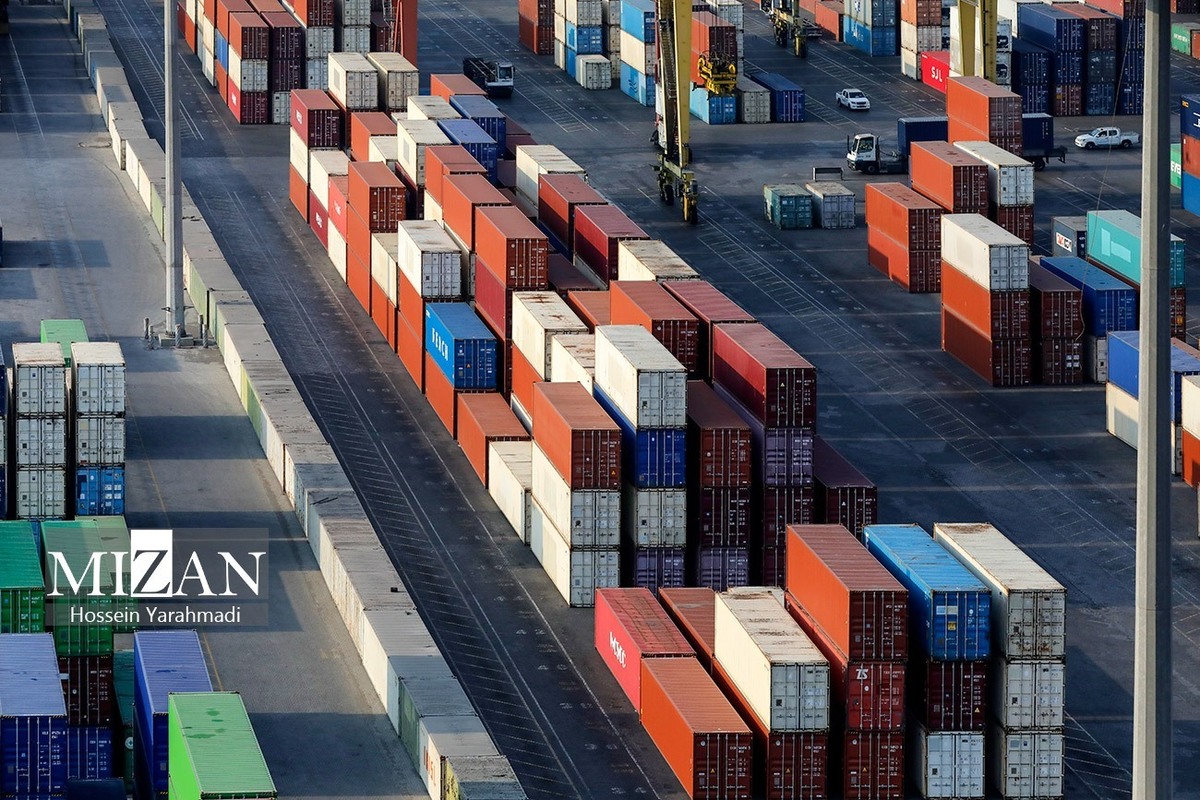 ترخیص ۱۱۸ هزار تن کالای اساسی از مناطق آزاد در کمتر از دو هفته/ رشد ۵۴ درصدی سرمایه‌گذاری خارجی