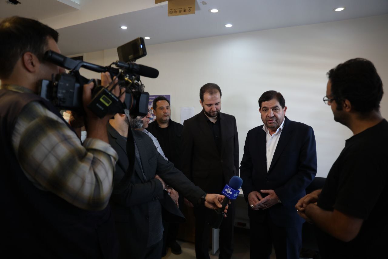 مخبر: جوانان نخبه، موتور محرک پیشرفت کشور هستند/ عقل حکم می‌کند وقتی محصول باکیفیت داخلی موجود است به دنبال خرید خارجی نباشیم