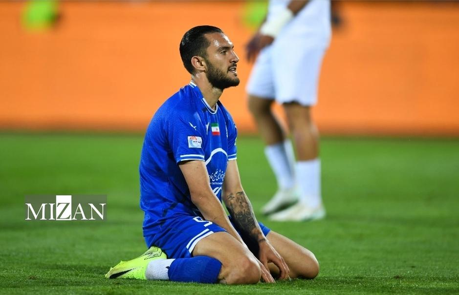 معمای خط حمله استقلال و زنگ خطر برای ۲ بازیکن/ یک خارجی در آستانه خروج