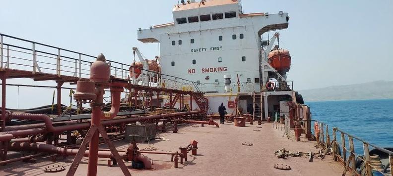 توقیف یک کشتی نفتکش خارجی به اتهام حمل ۲ میلیون لیتر سوخت قاچاق در دریای عمان اخبار هفته