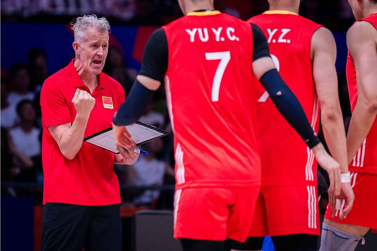 سرمربی تیم والیبال چین: بعد از چند شکست، ماندن در رقابت سخت است/ آمار نمی‌تواند واقعیت‌ها را تغییر دهد