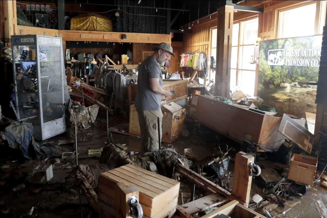 جستجوی افراد مفقود در تگزاس/ هشدار سیل در کارولینای شمالی جستجوی افراد مفقود در تگزاس/ هشدار سیل در کارولینای شمالی