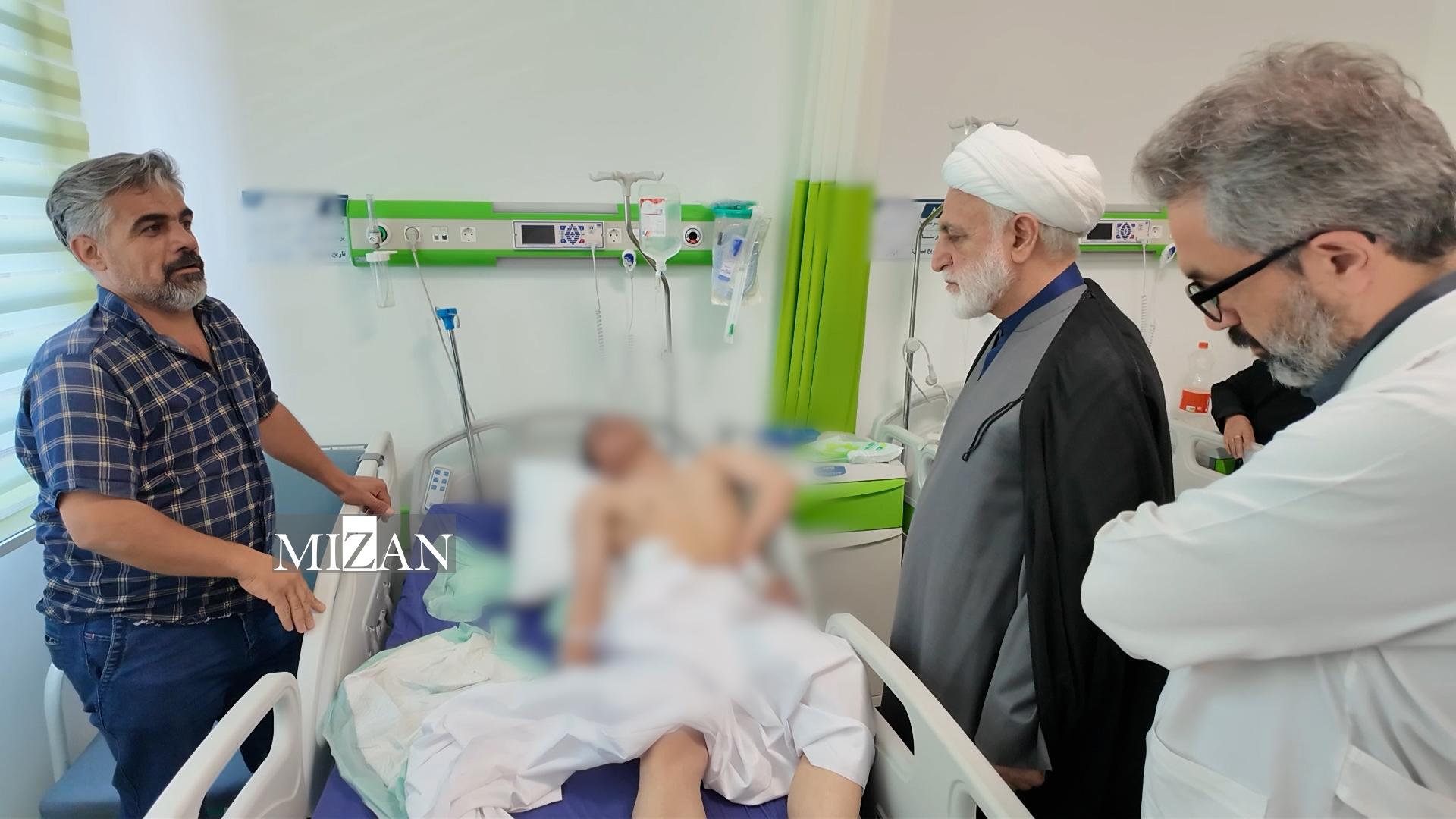 عیادت رئیس قوه قضاییه از مجروحان حمله جنایتکارانه صهیونیست‌ها به زندان اوین/ بررسی مورد به مورد وضعیت مجروحان حادثه و گفت‌و‌گو با پزشکان معالج آنها توسط رئیس دستگاه قضا