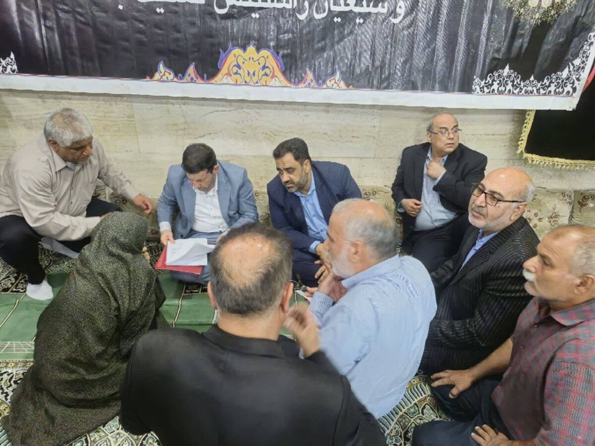 رئیس کل دادگستری استان بوشهر در مسجد حضرت ابوالفضل (ع) روستای دویره به مشکلات حقوقی و قضایی مردم رسیدگی کرد