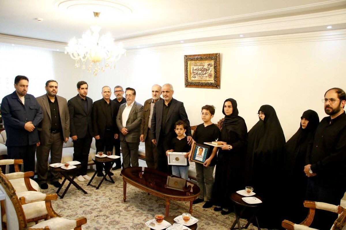 دیدار رئیس کل دادگستری استان تهران با خانواده شهید کمانی / القاصی: رژیم منحوس صهیونیستی برای جنایات غیرانسانی خود هیچ خط قرمزی ندارد