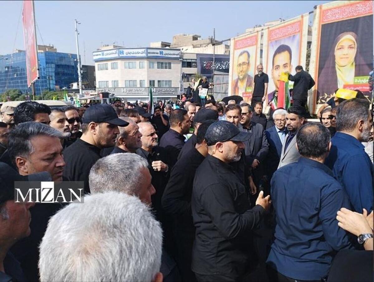 حضور پزشکیان در مراسم تشییع پیکر شهدای اقتدار