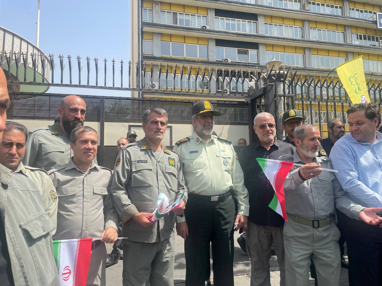 حضور شخصیت‌های لشکری و کشوری در مراسم تشییع شهدای اقتدار