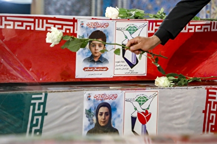 وداع با پیکر مطهر ۴ شهید حمله رژیم صهیونیستی در حرم رضوی