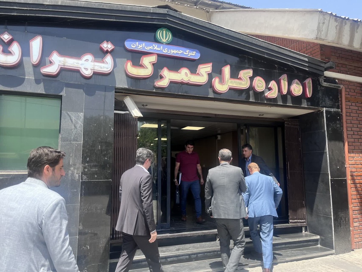 بازرسان سازمان بازرسی کل کشور از گمرک‌های شهریار و غرب تهران بازدید کردند/ رفع مشکل ناشی از ابطال مجوز آزمایشگاه‌های تعیین ماهیت کالا با پیگیری سازمان بازرسی