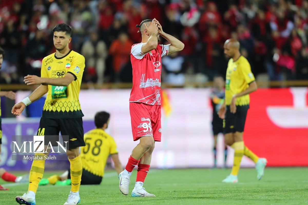 درخشان: قرارداد میلیاردی برای بازیکنان بی‌کیفیت، فاجعه است!/ هنوز اسیر عربده‌کشی در کنار زمین هستیم