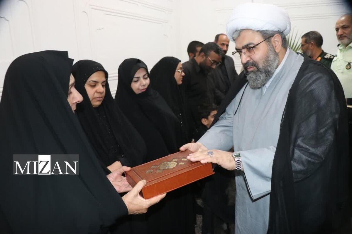 رئیس‌کل دادگستری سیستان و بلوچستان با خانواده شهید مدافع امنیت، ستوان‌سوم حسین رفیعی‌نسب دیدار کرد