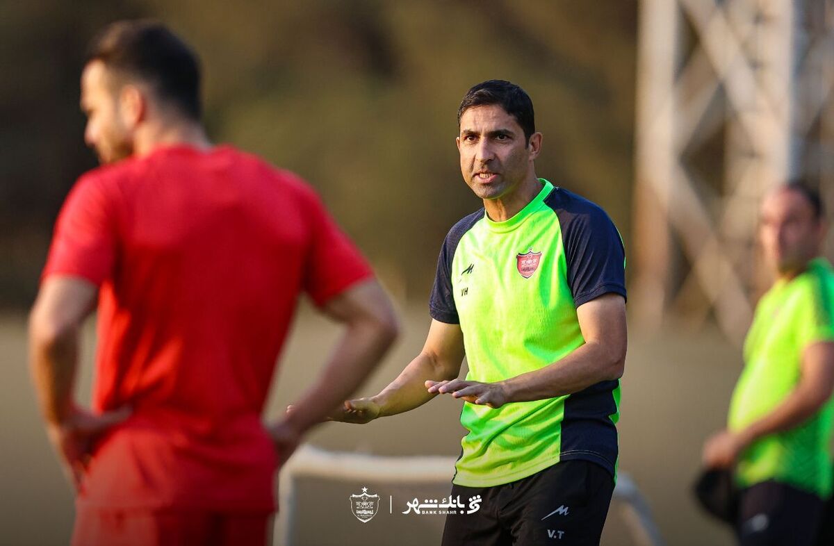 تمرین ۹۰ دقیقه‌ای پرسپولیس در دو زمین