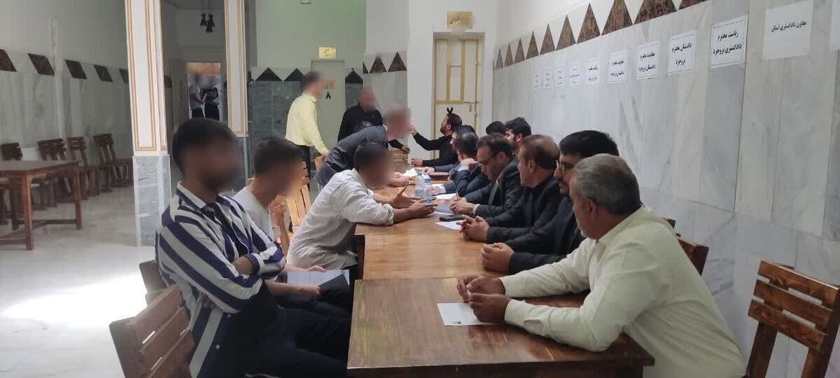 کمک به اشتغال به کار ۵ نفر مددجو در جریان بازدید مسئولان قضایی از زندان مرکزی شهرستان بروجرد