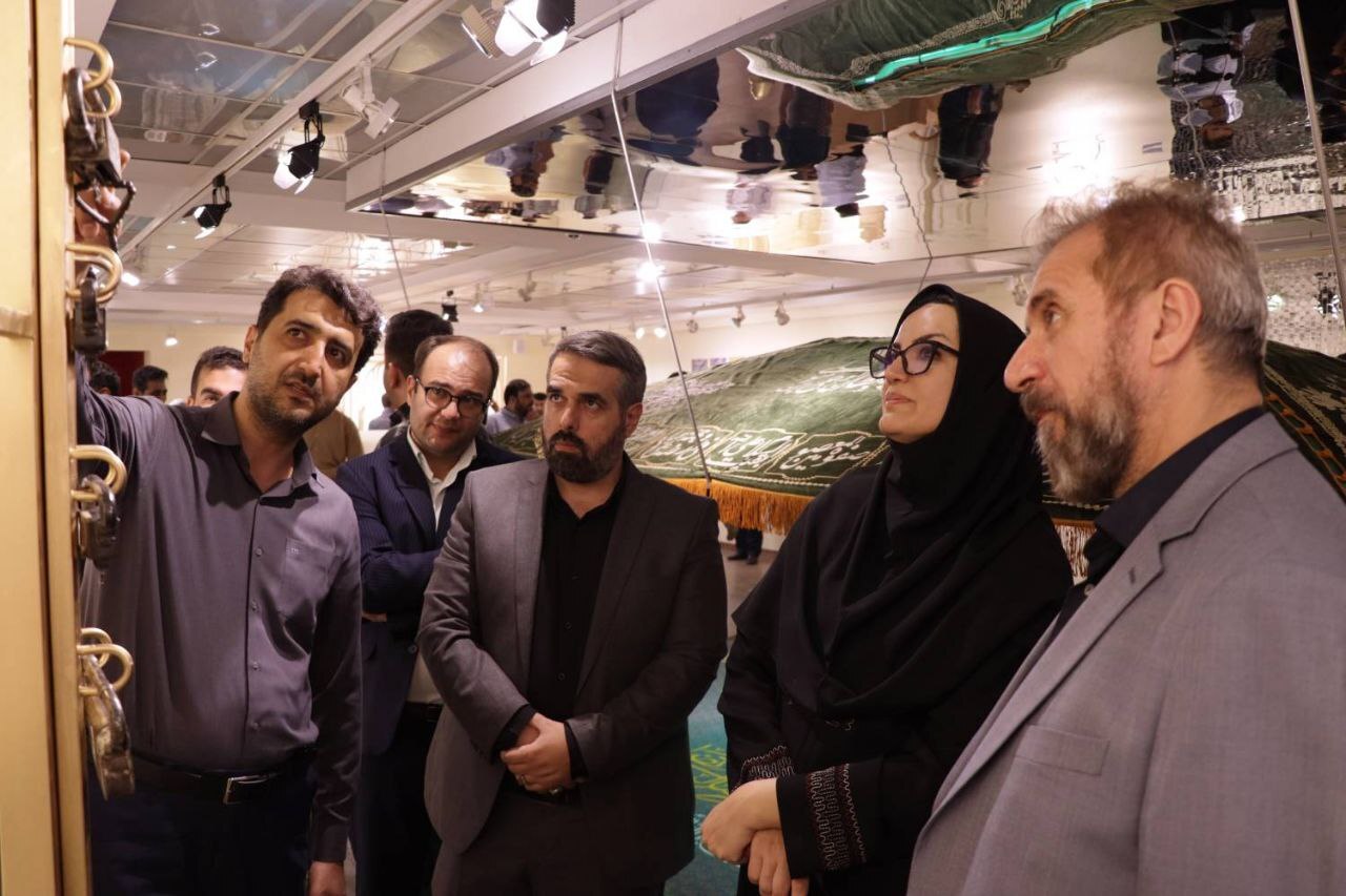 بازدید دبیرکل نهاد کتابخانههای عمومی کشور از کتابخانه و موزه ملی ملک بازدید دبیرکل نهاد کتابخانههای عمومی کشور از کتابخانه و موزه ملی ملک