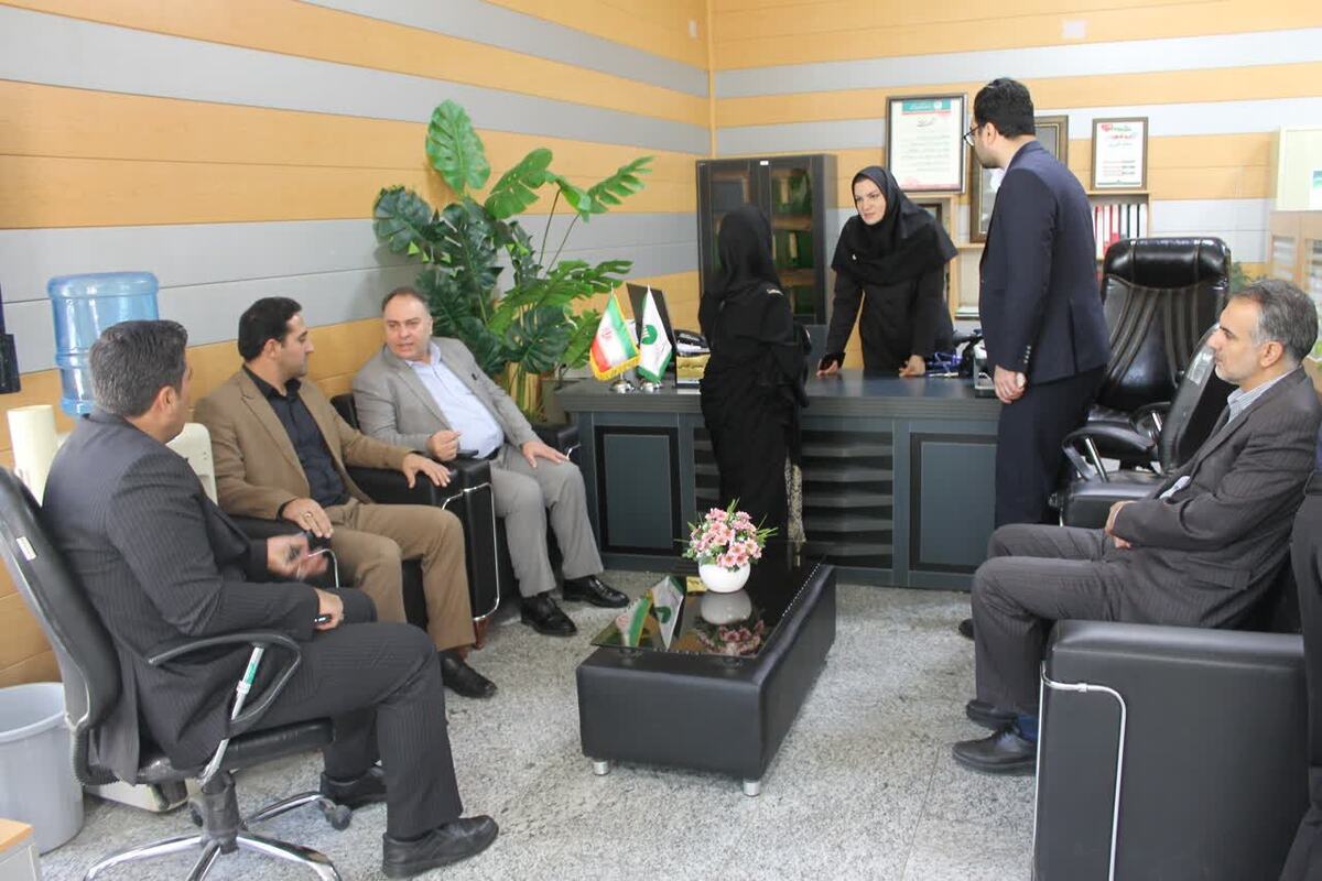 رئیس دادگستری دلفان از نحوه ارائه خدمات پست بانک به زائران اربعین حسینی بازدید کرد 