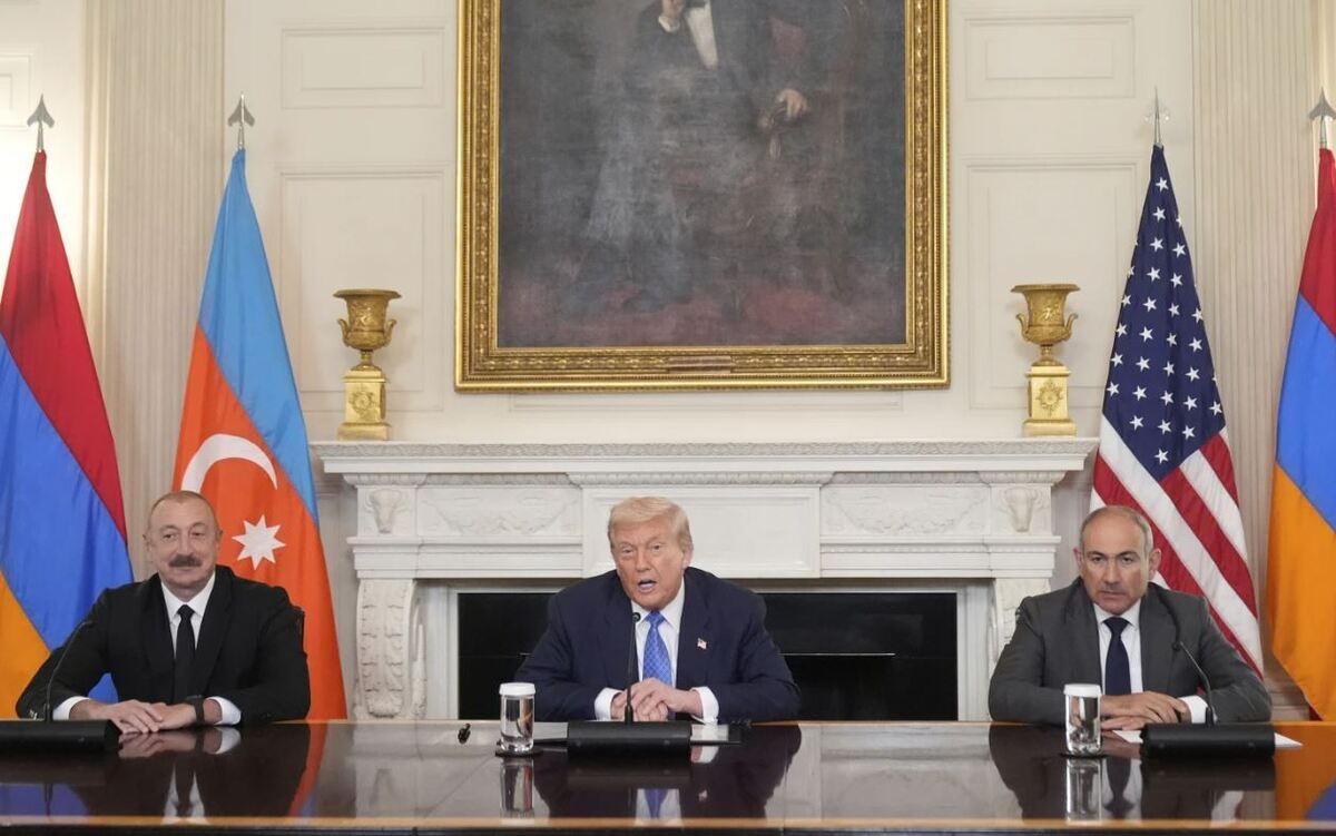 امضای توافق صلح میان جمهوری آذربایجان و ارمنستان با نظارت دونالد ترامپ