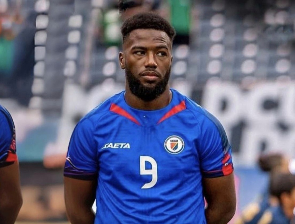 نازون در راه تهران/ خداحافظی مهاجم مدنظر استقلال با هم‌تیمی‌ها +عکس