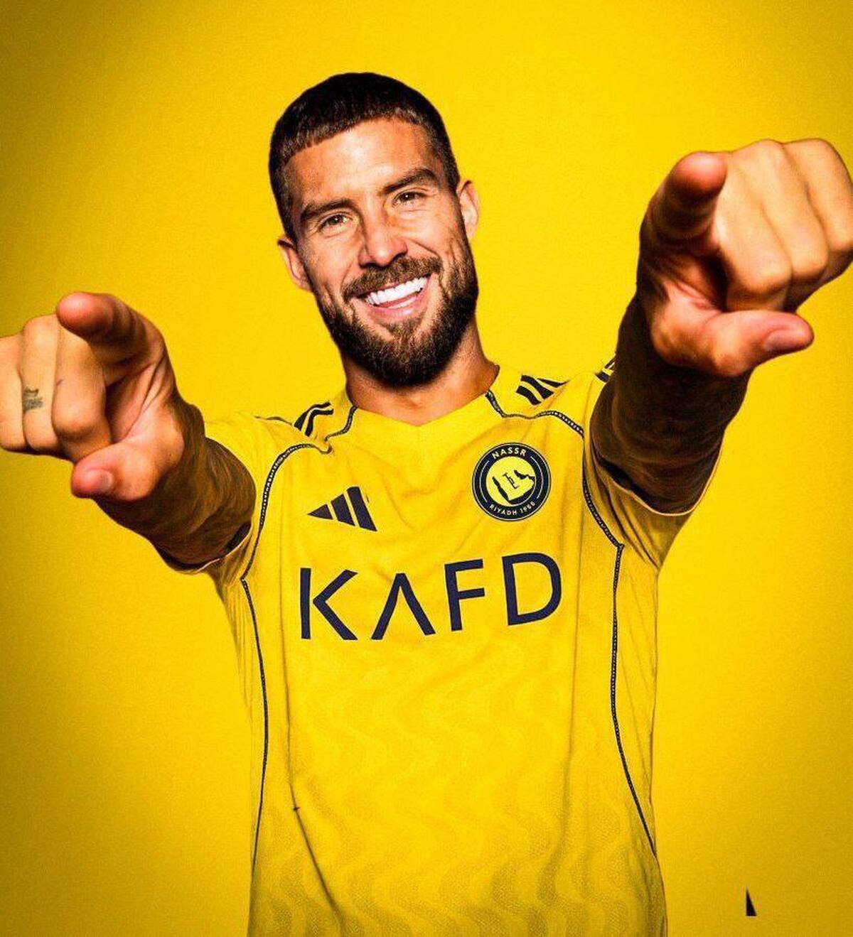 مدافع بارسلونا به النصر پیوست